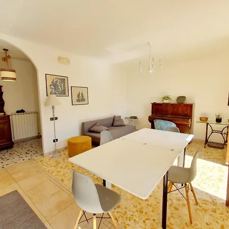 La Casa Di Sara Apartment *